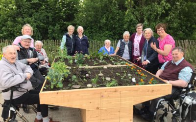 Senioren im Lehrgarten