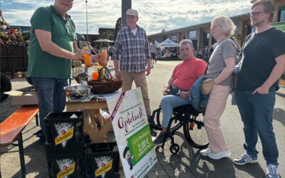 Frischer Apfelsaft beim Riesenbecker Herbst